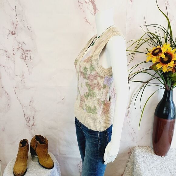 ASTR the Label super soft floral print sweater - Picture 5 of 10